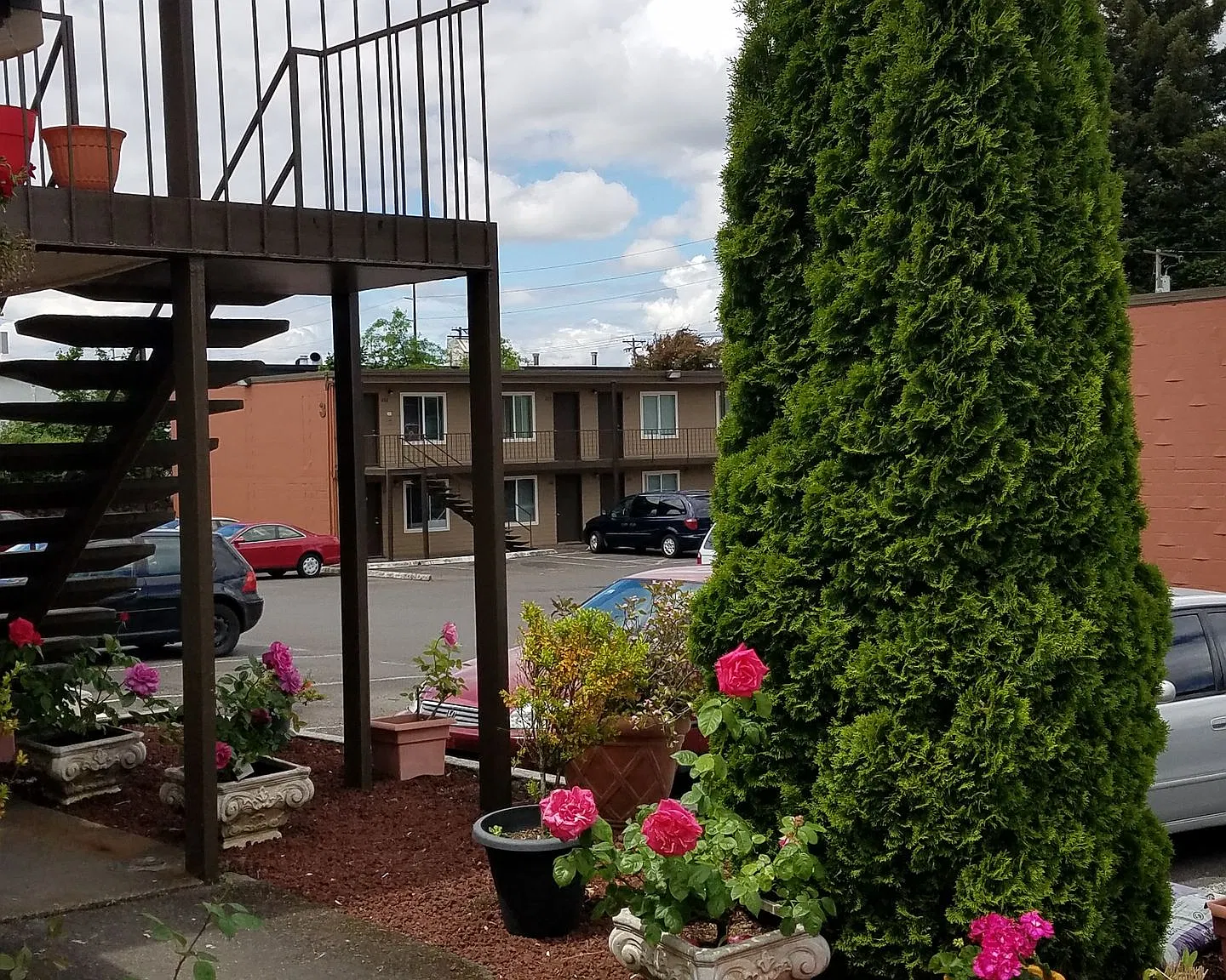Farmington Apartments — Photo 1