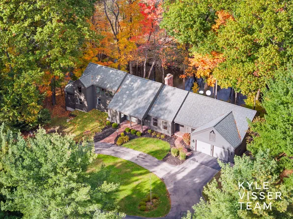 10479 Braska Dr SE, Middleville, MI 49333