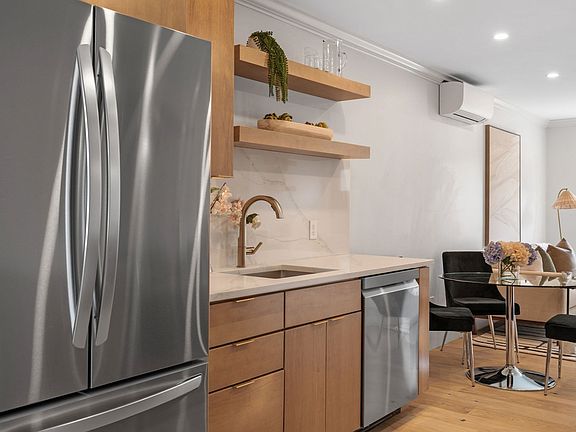 4th image of 41 Hobart St #0