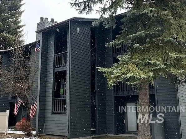 601 Hemlock St #11, McCall, ID 83638