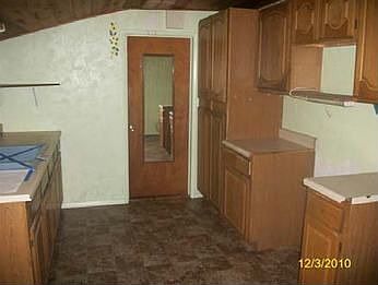 2nd image of 723 SW Burgess St