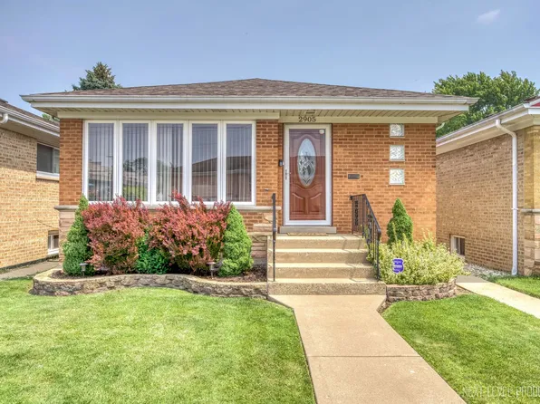 2905 N Nashville Ave, Chicago, IL 60634
