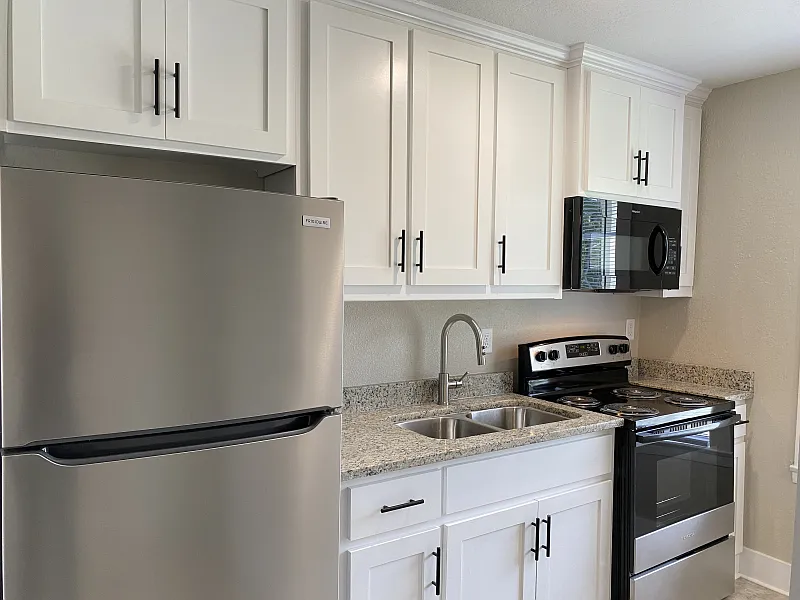 2 bed, 810 sqft, $875 — Photo 3