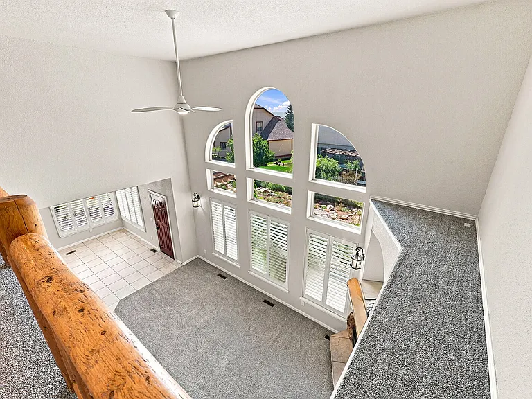 2425 Vanreen Dr — Photo 12