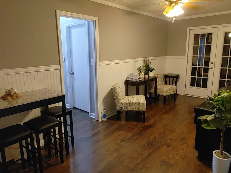 409-411 Bonnie Brae Dr — Photo 13
