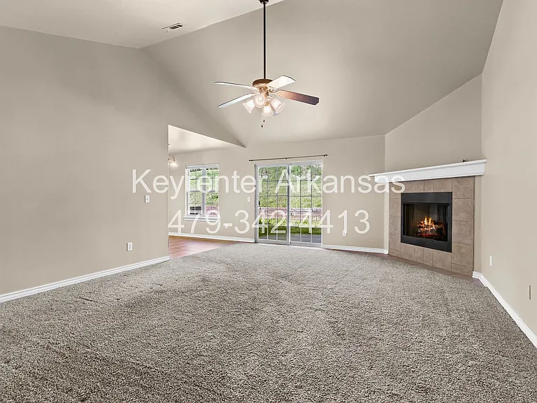 1041 Sara Beth St — Photo 5