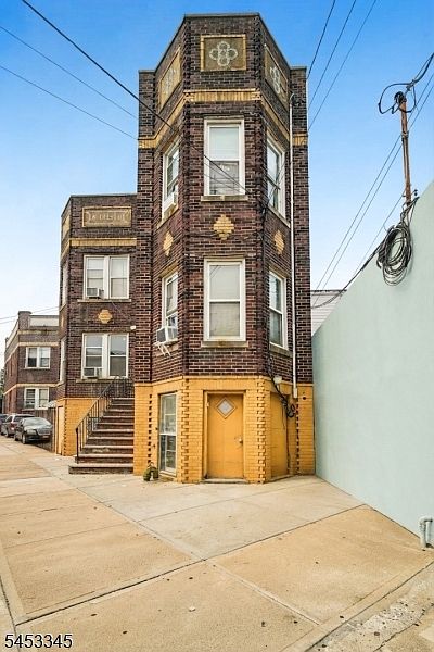 1st image of 531 Bloomfield Ave