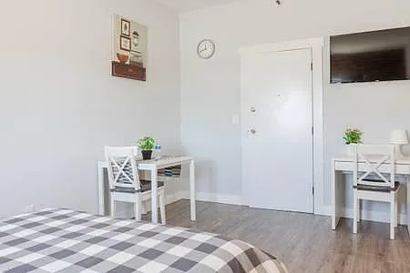 1420 S Flower St — Photo 3