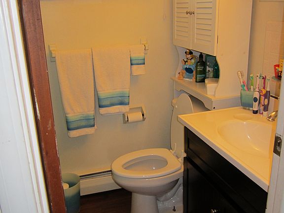 4th image of 749 Remington Dr