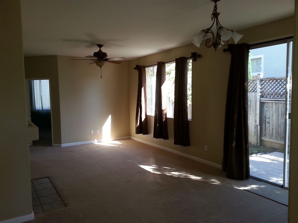 1st image of 985 Westgate Dr