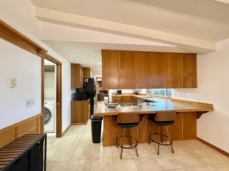 NW Oceania Dr — Photo 24