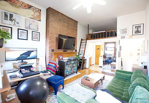 3rd image of 324 W 76th St