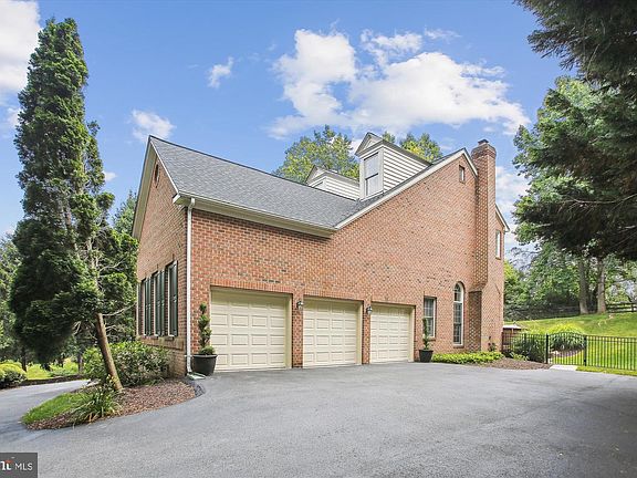 4th image of 8207 Thomas Ashleigh Ln #17