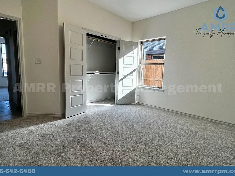5205 Congress St — Photo 11