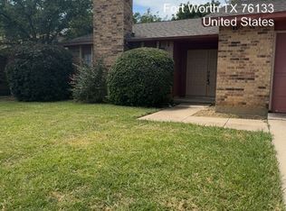 3905 Seven Gables St, Fort Worth, TX 76133