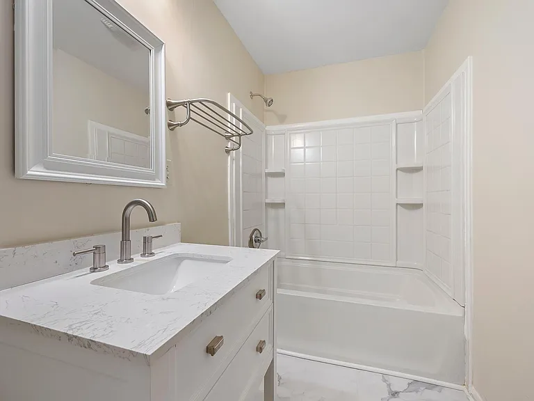 683 E Whittier St — Photo 14