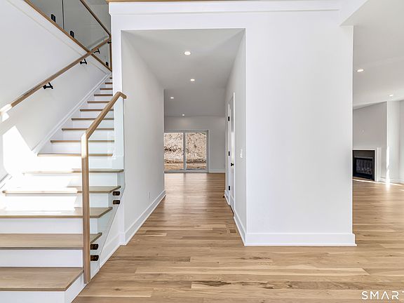3rd image of 355 Spring Hill Road