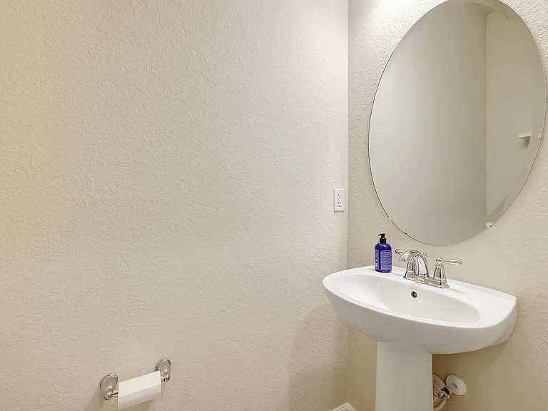 1807 SE Ocean Cove Way — Photo 17