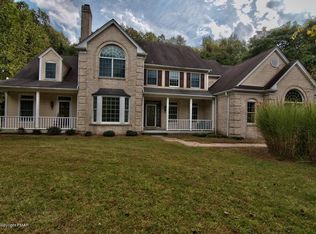 2169 Fox Run Rd, Stroudsburg, PA 18360