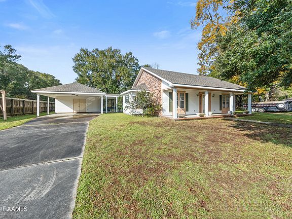 5th image of 2320 Hemlock Dr