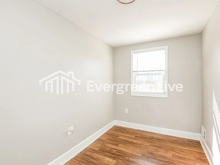 412 5th Ave — Photo 11