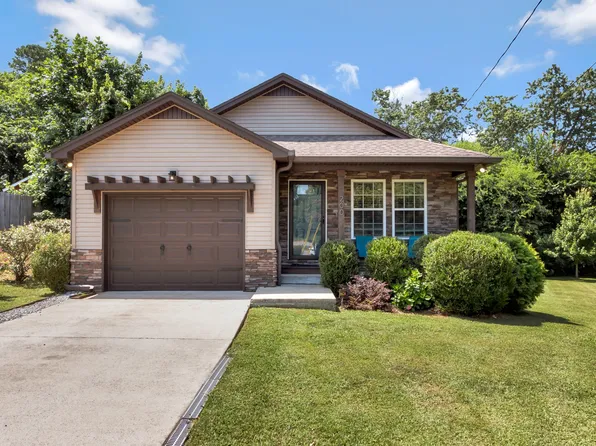 200 Woodsong Ln, Columbia, TN 38401