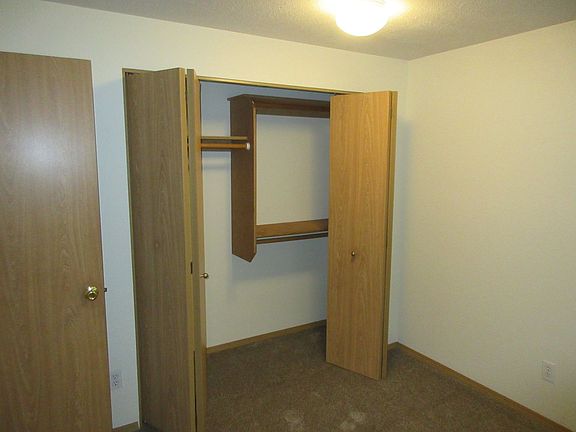 4th image of 5951 Woodside Dr S #0