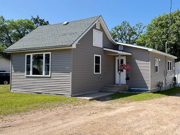 317 2nd St NE, Menahga, MN 56464