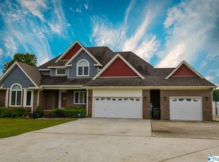 1820 Charity Ln, Hazel Green, AL 35750