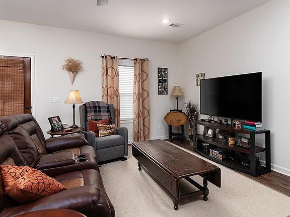 5th image of 139 Shelbi Dr