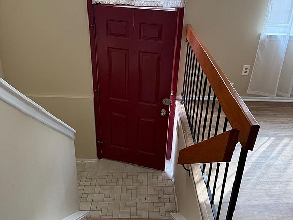 5th image of 9388 Neil Rd #B