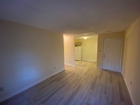 3rd image of 2485 Michelle Dr Unit B