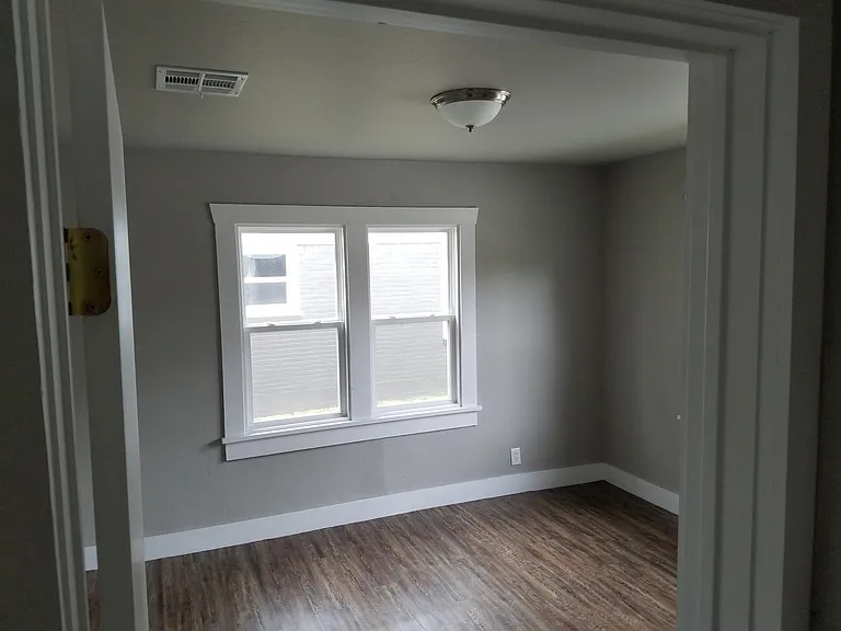 1321 N Klein Ave — Photo 15