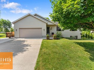 453 Sunset Dr, Poynette, WI 53955