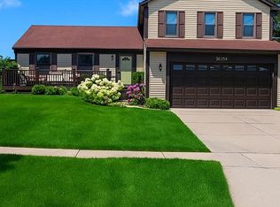 20234 S Rosewood Ct, Frankfort, IL 60423