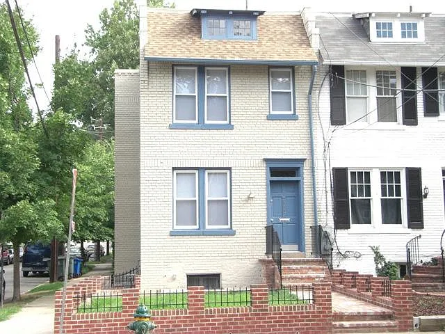 3551 S St NW photo 1