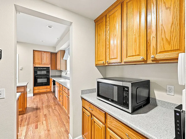 2202 Hanham Dr — Photo 12