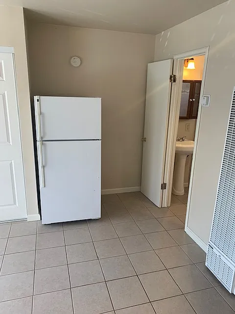 Studio, 375 sqft, $1,750 — Photo 3