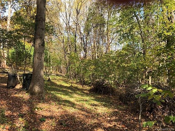 2nd image of 138 Oak Tree Rd