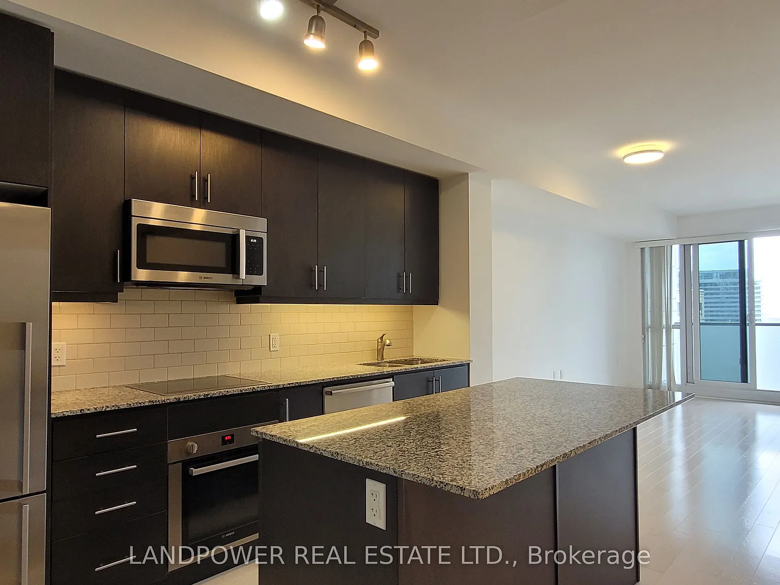 2 bed, $3,000 — Photo 4
