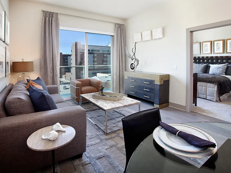 Open living room floorplans with high celings