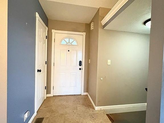5th image of 503 Jennifer Ln