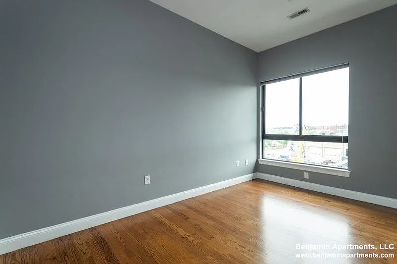 2 bed, 1031 sqft, $4,650 — Photo 2