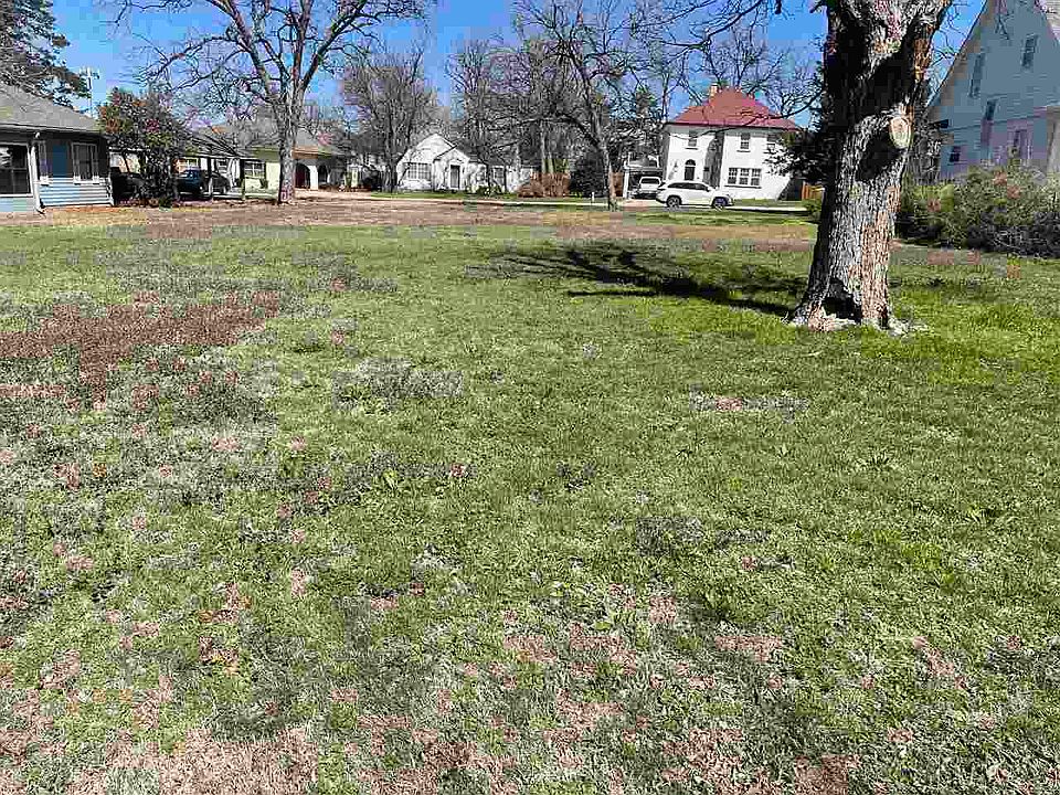 2nd image of 1212 NW Lake Ave