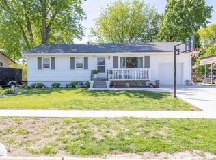 424 E 32nd St, South Sioux City, NE 68776