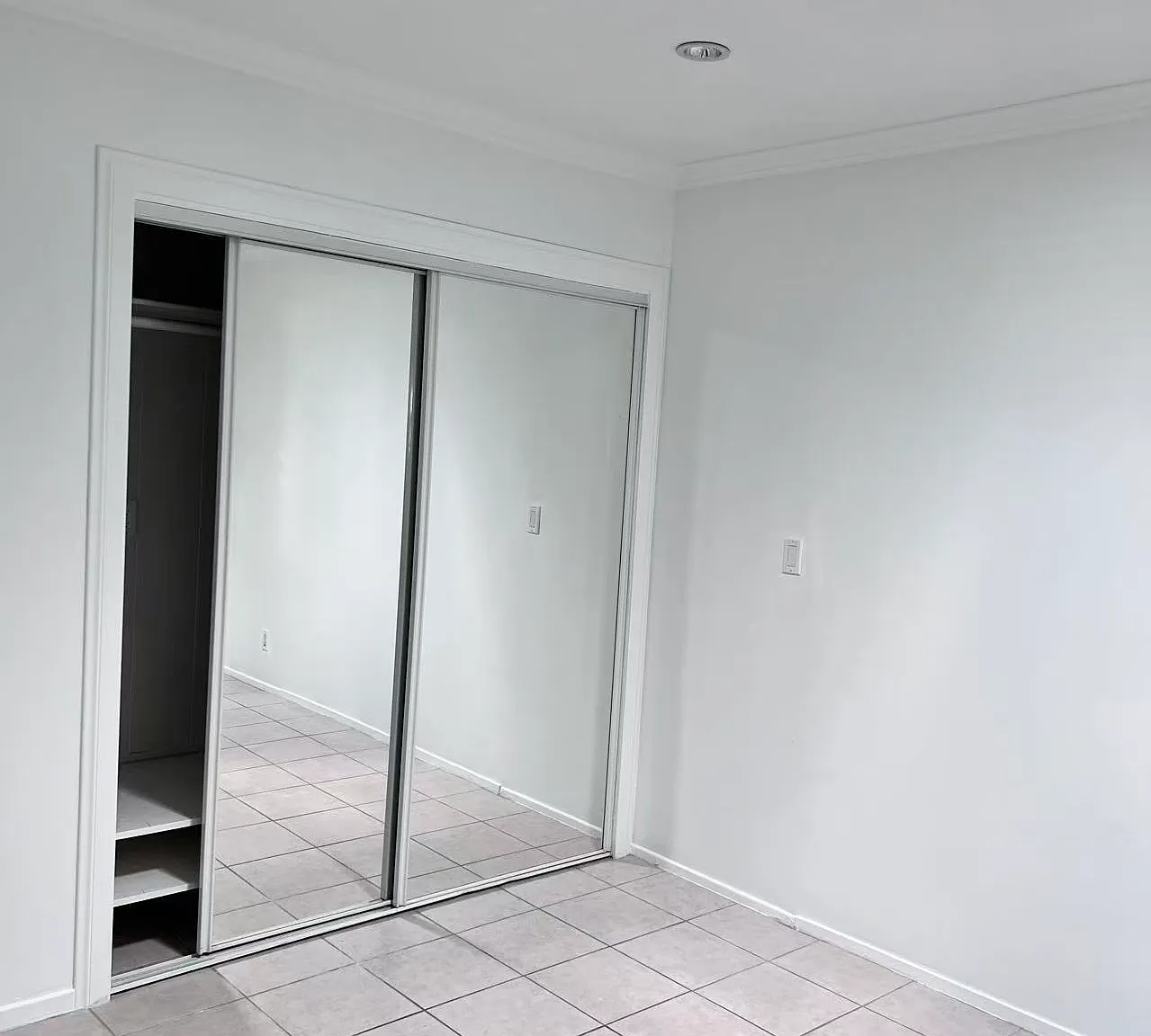 1 bed, 2600 sqft, $1,980 — Photo 3