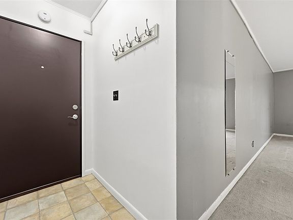 3rd image of 934 Forest Green Dr