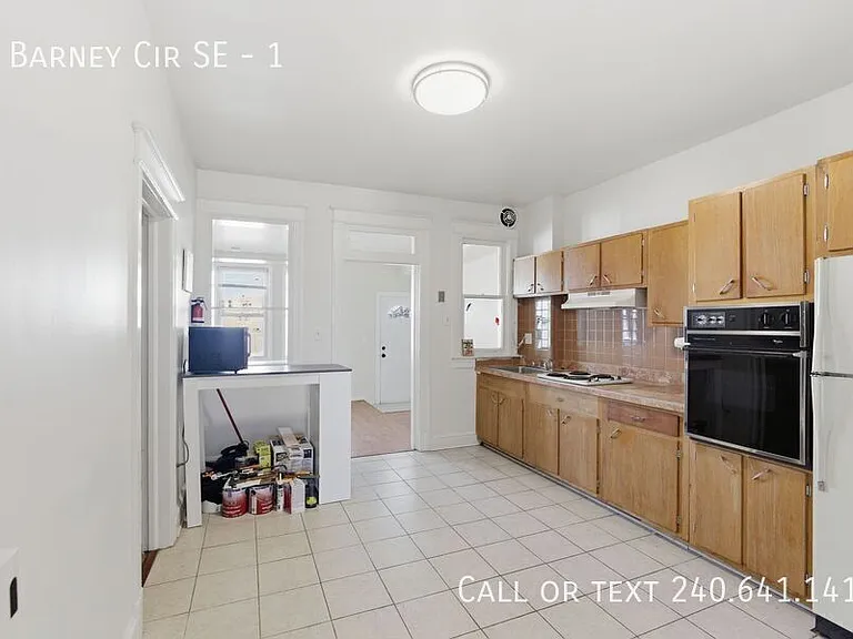 6 Barney Cir SE #1 — Photo 6