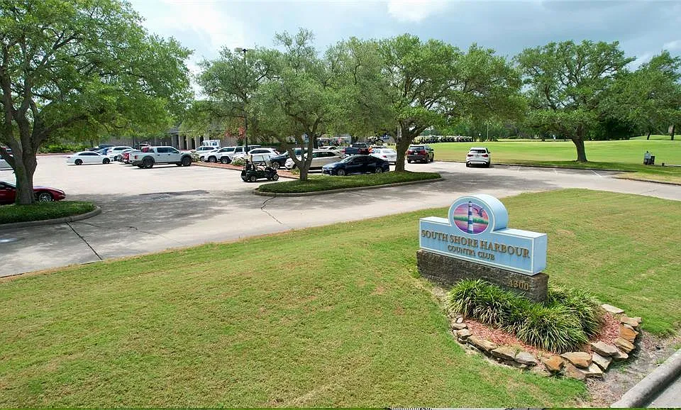 2418 Sawgrass Ct