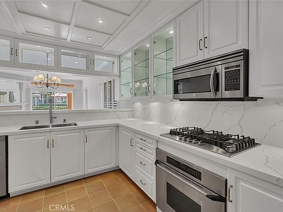 3rd image of 172 Villa Point Dr